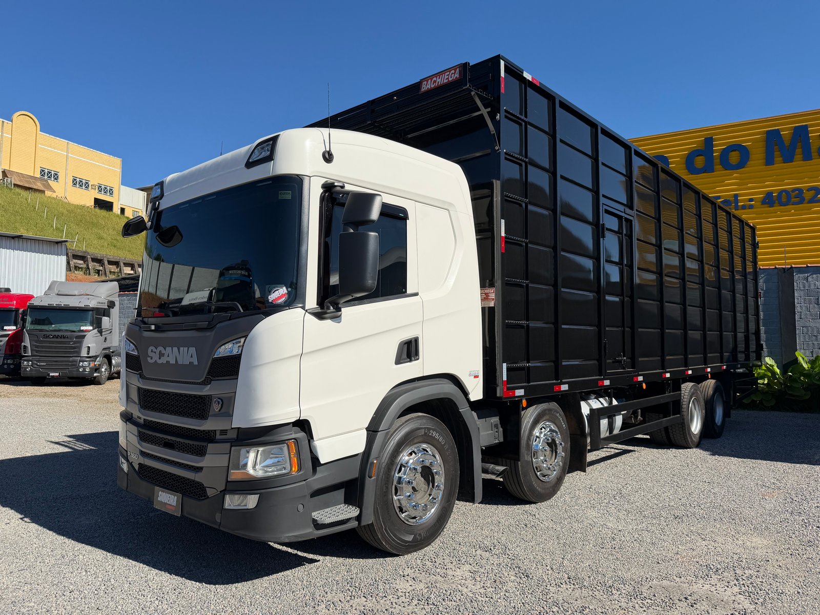 Scania P360 8x2 Piso Móvel — foto 1 de 11
